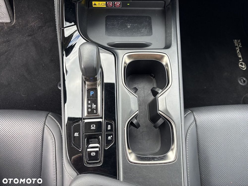 Lexus NX 350h Prestige AWD - 26