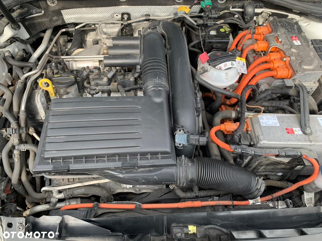 Volkswagen Passat - 19
