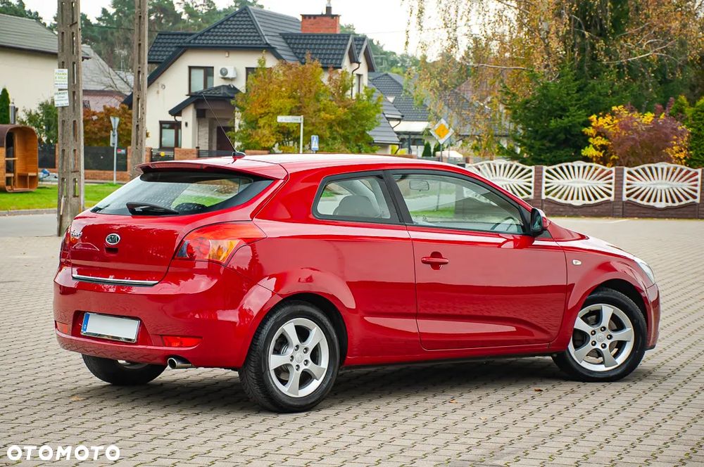 Kia ProCeed ver-pro-cee-d-1-6-comfort-plus - 16