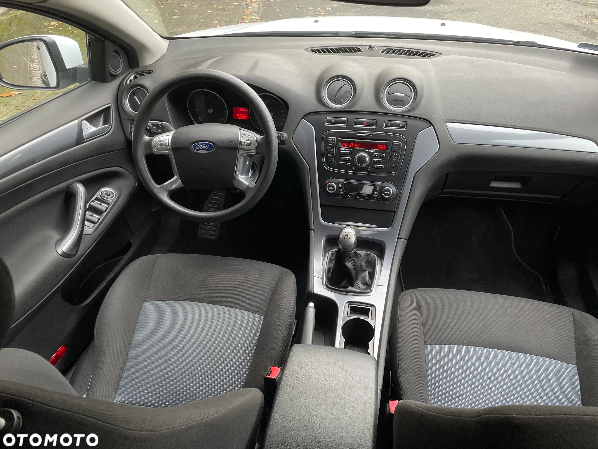 Ford Mondeo 1.6 Trend - 24