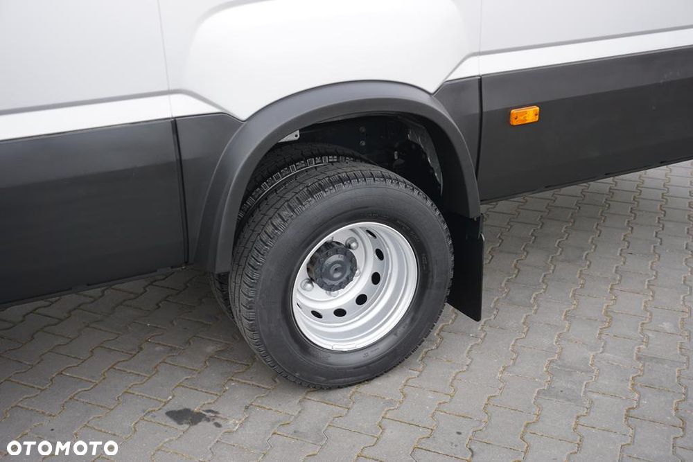 Iveco / DAILY / 70C18 / 3,0 - 180 KM / HI - MATIC / MAXI / 91 000 KM - 18