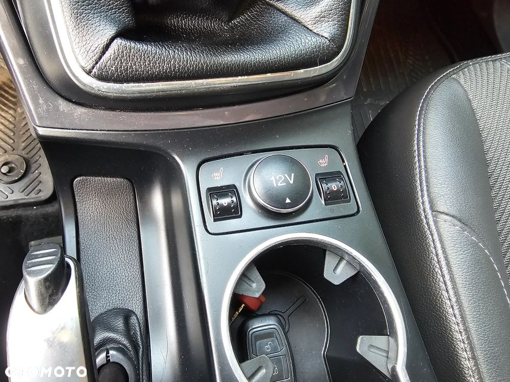 Ford Kuga - 12