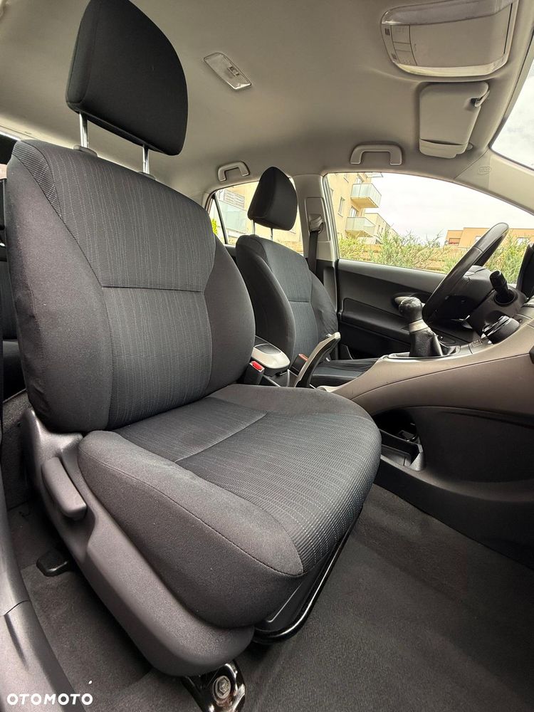 Toyota Auris 1.6 Luna - 15