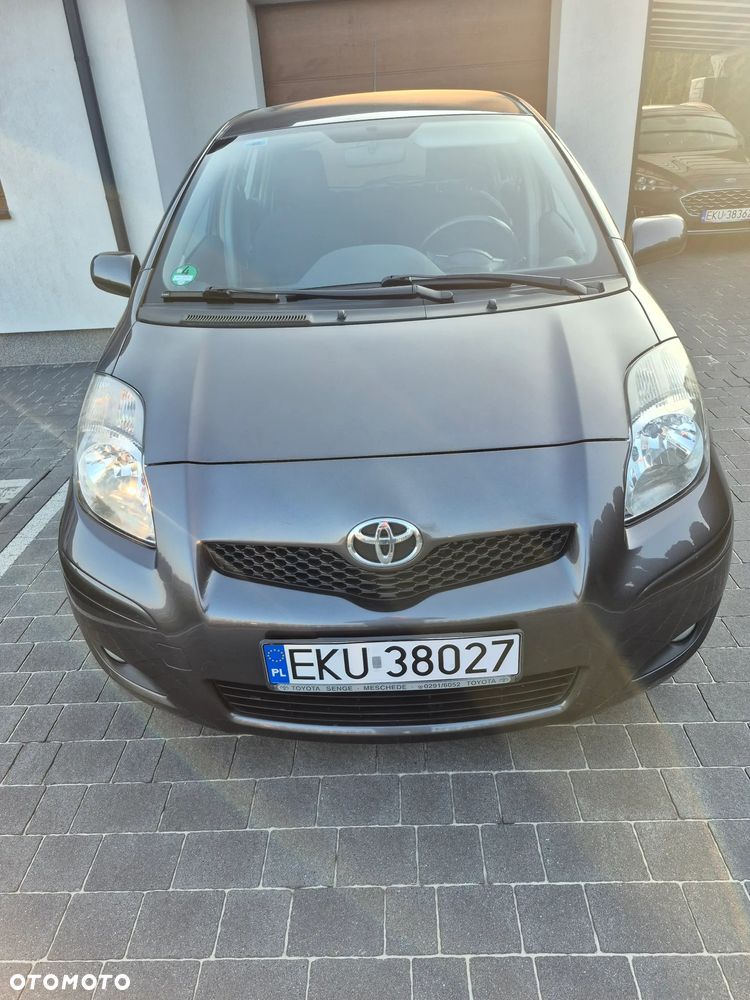 Toyota Yaris - 1