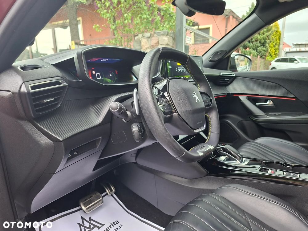 Peugeot 2008 PureTech 130 EAT8 GT - 28