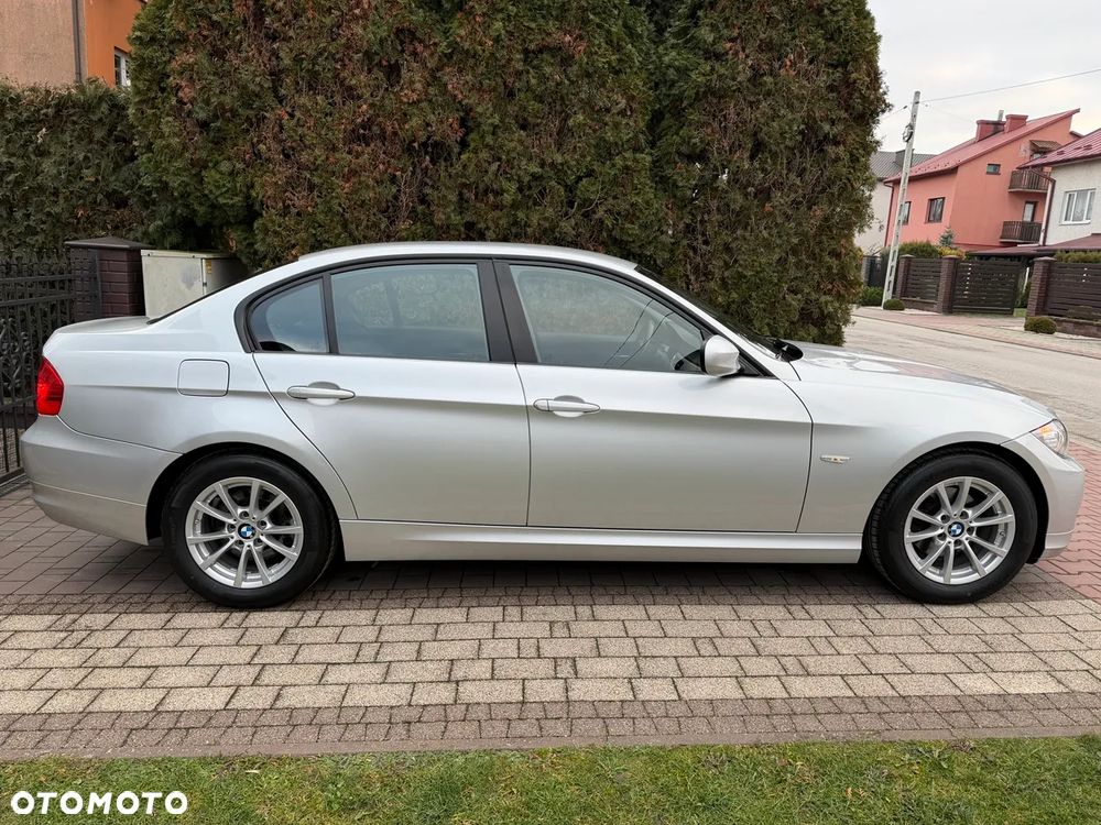 BMW Seria 3 318d DPF Edition Exclusive - 4