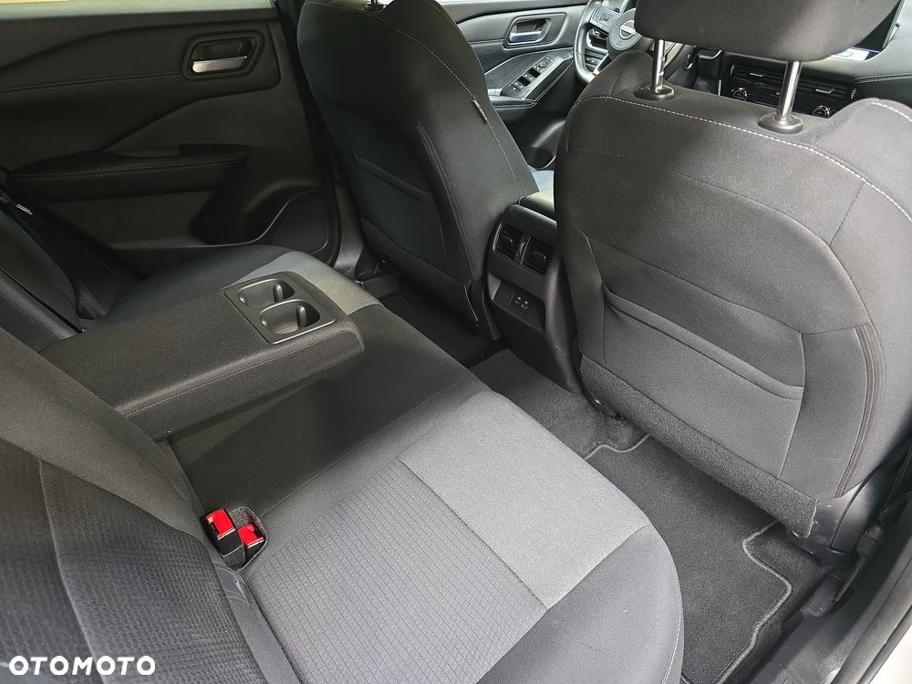 Nissan Qashqai 1.3 DIG-T MHEV 4x4 N-Connecta Xtronic - 27