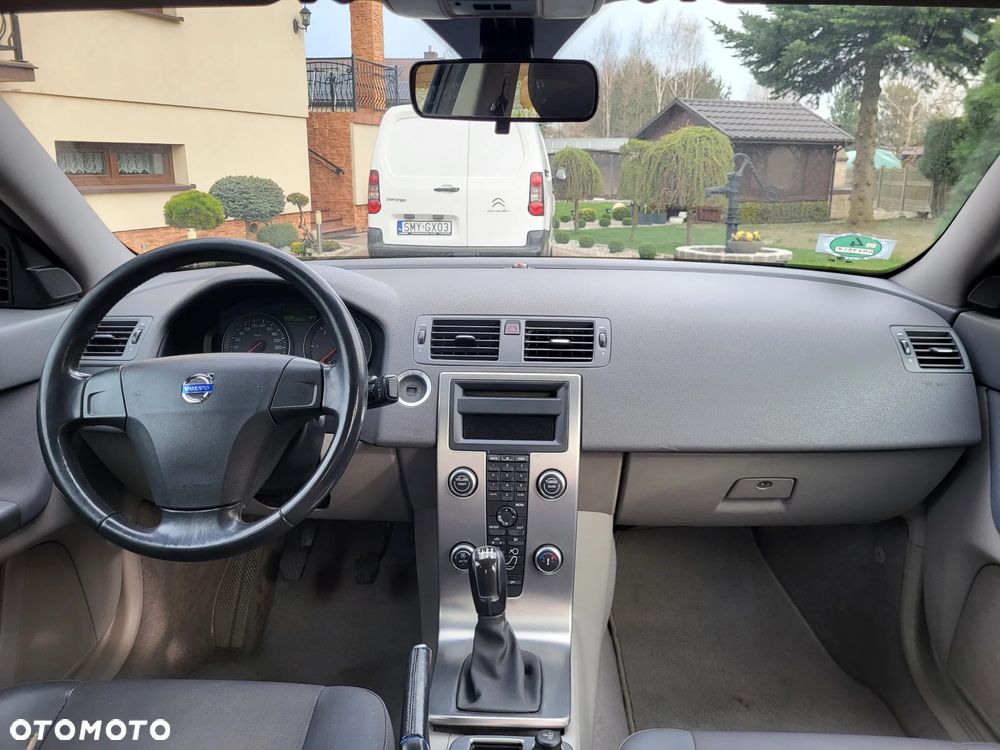 Volvo S40 2.0D Momentum - 17