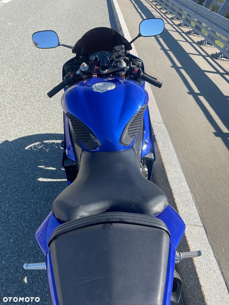 Yamaha R6 - 6