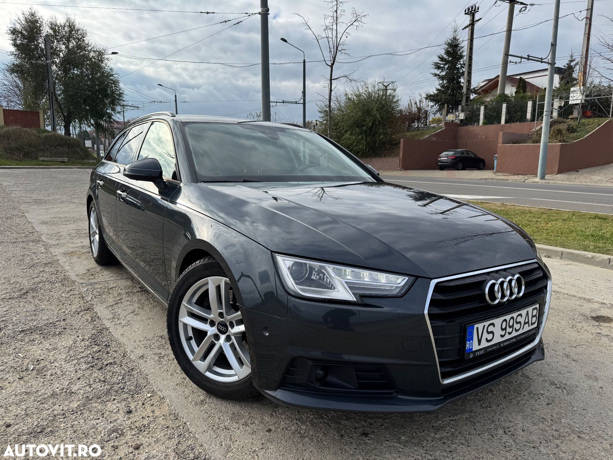 Audi A4 Avant 2.0 TDI ultra S tronic - 1