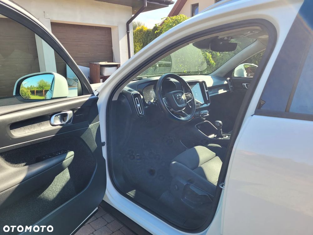 Volvo XC 40 T2 Momentum - 10