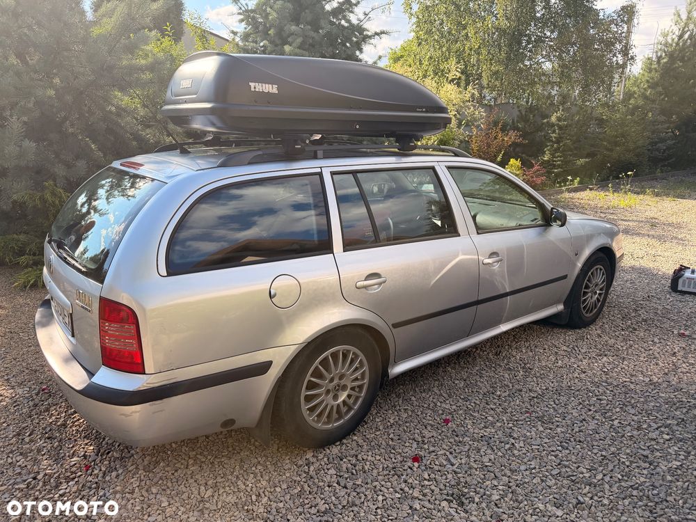 Skoda Octavia 1.6 Tour - 4