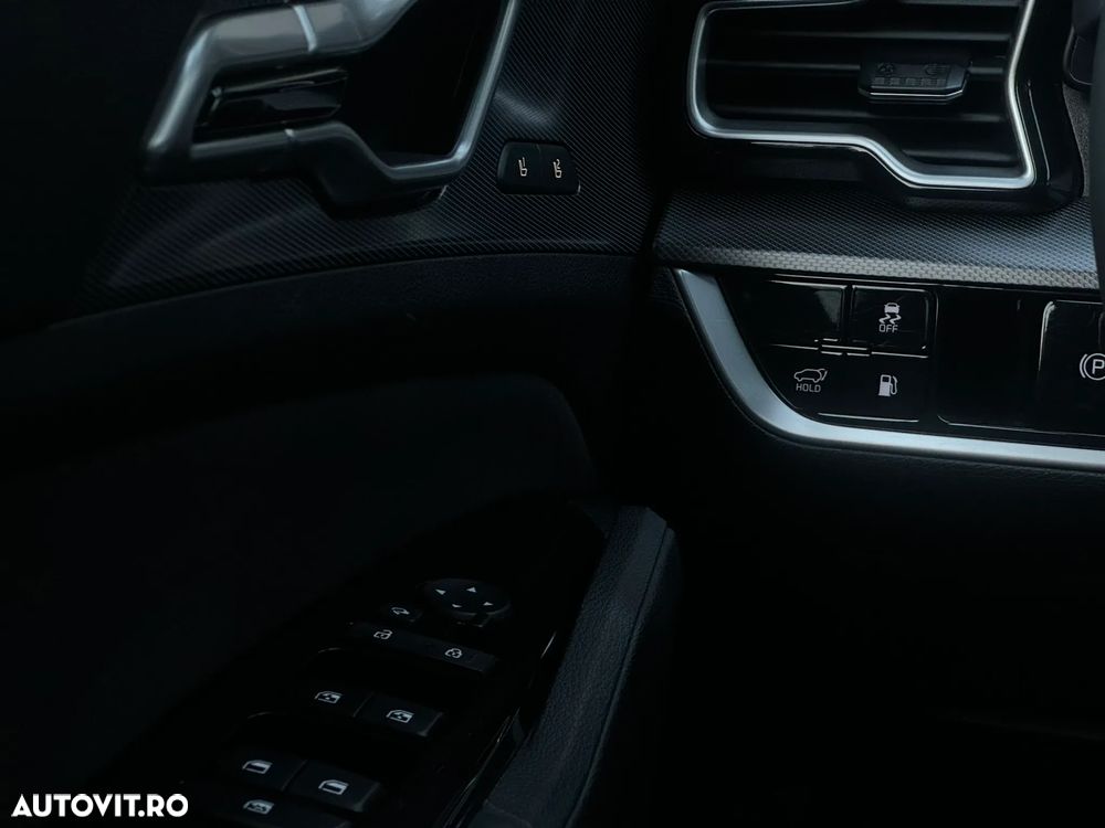 Kia Sportage 1.6 T-GDI PHEV 6AT 4x4 GT Line - 23