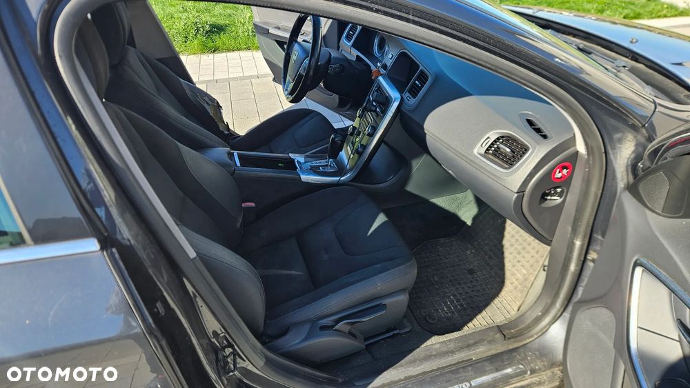 Volvo V60 D3 Geartronic Momentum - 22