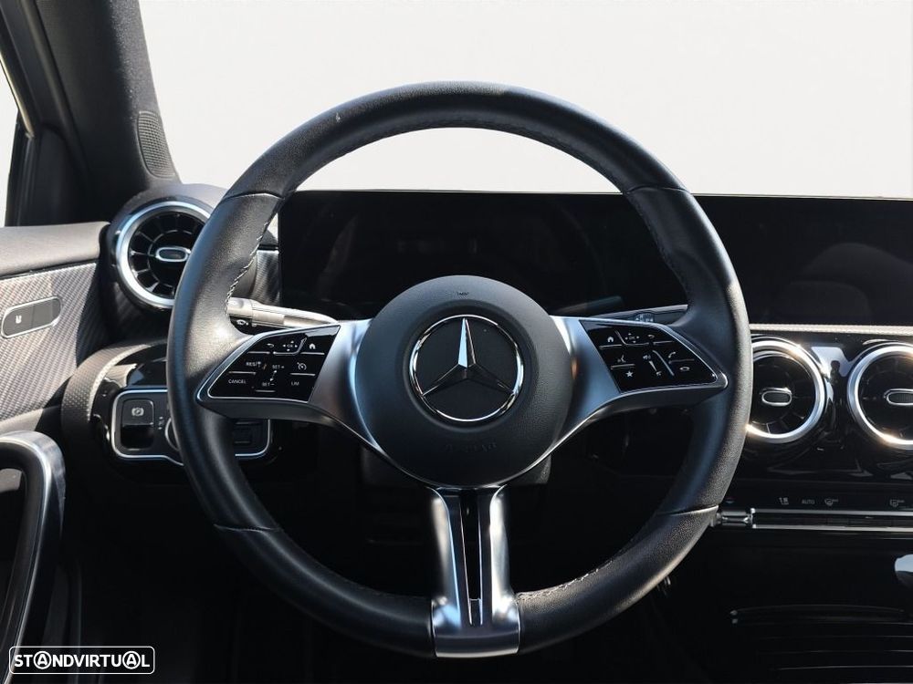 Mercedes-Benz A 180 d — fotografia 10