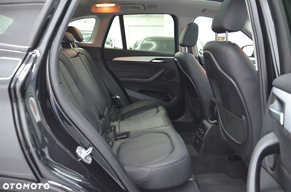BMW X1 sDrive18i Advantage - 17