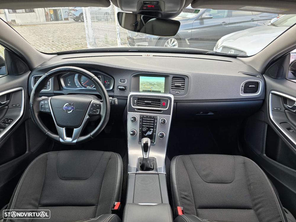 Volvo V60 2.0 D4 Momentum - 7