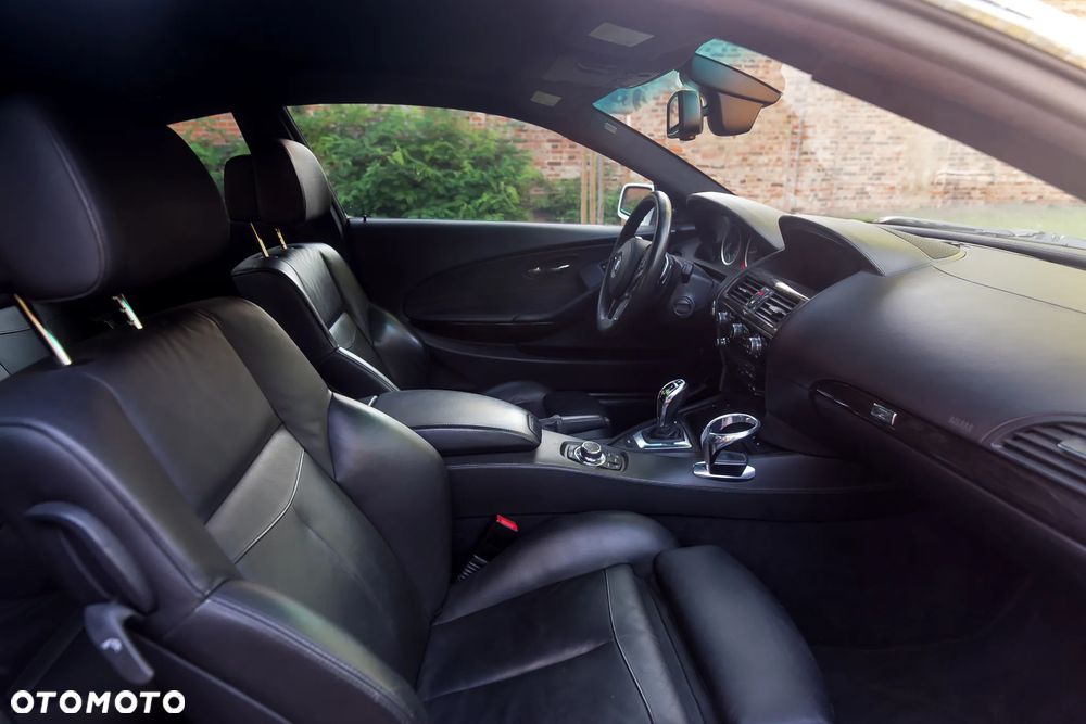 BMW Seria 6 650 i - 12