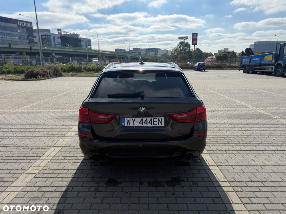 BMW Seria 5 520d Touring Sport Line - 4