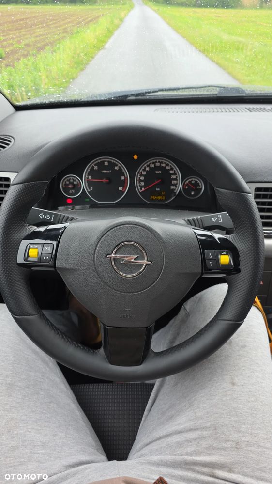 Opel Vectra GTS 1.9 CDTI - 18