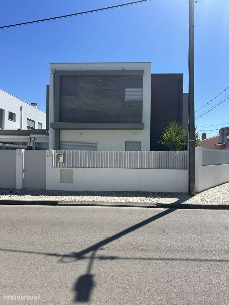 Semi nova  Moradia Geminada T4 - Grande imagem: 4/37