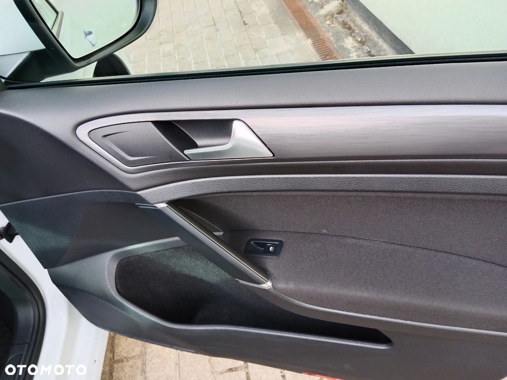 Volkswagen Golf 1.5 TSI BMT Comfortline - 16