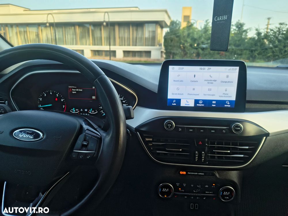 Ford Focus 1.0 EcoBoost Titanium - 11
