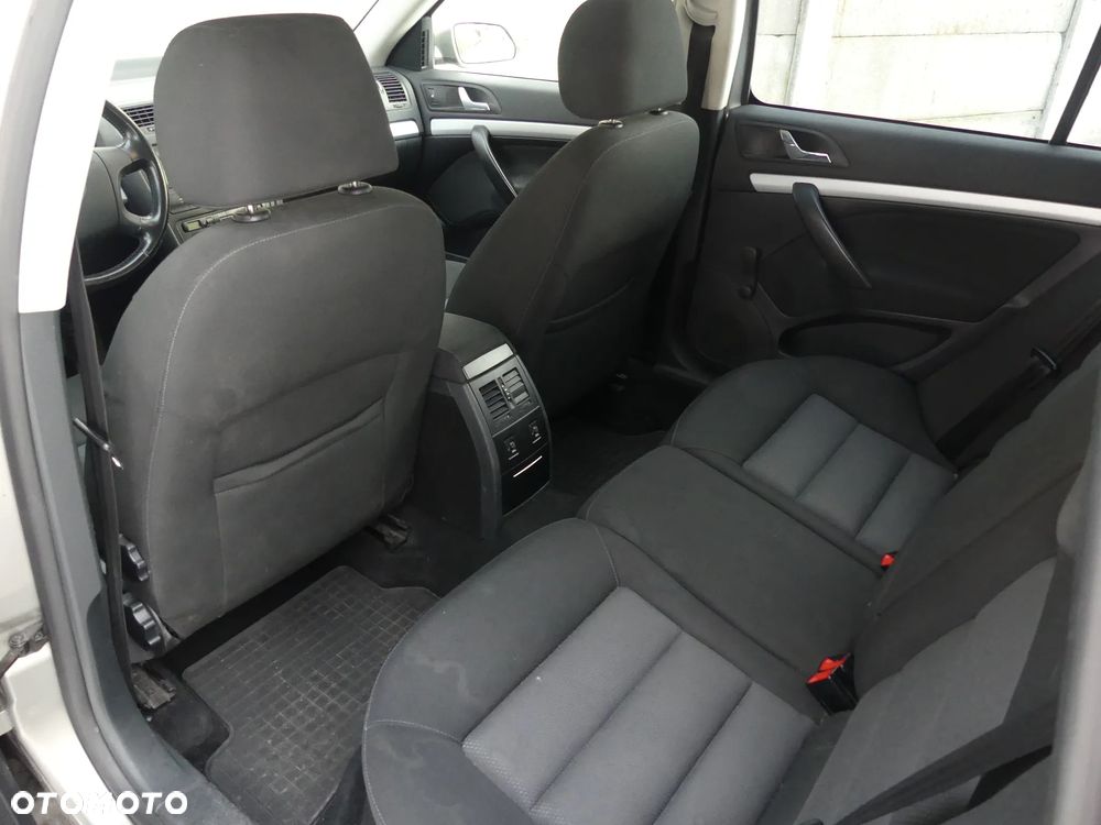 Skoda Octavia 2.0 TDI DSG Ambiente - 13