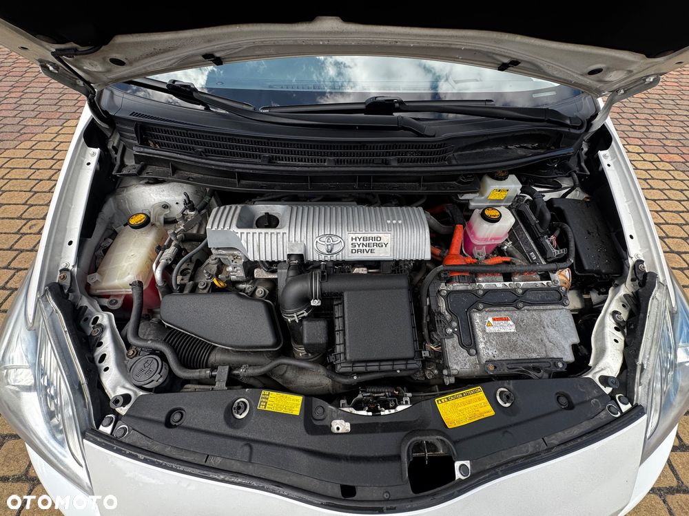Toyota Prius 1.8 HSD Prestige - 27
