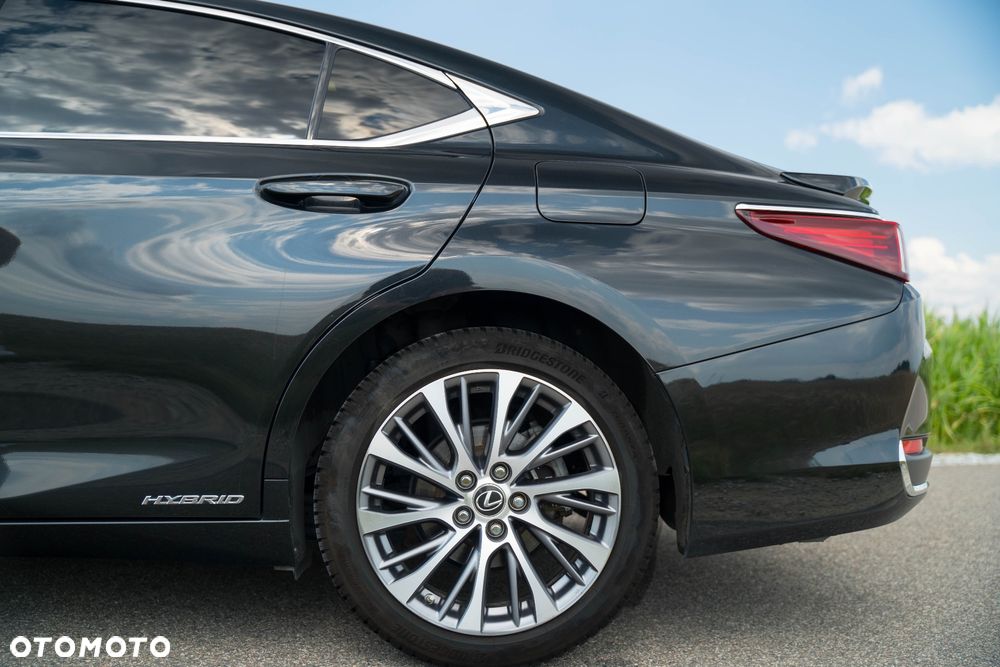 Lexus ES 300h Business Edition + - 5