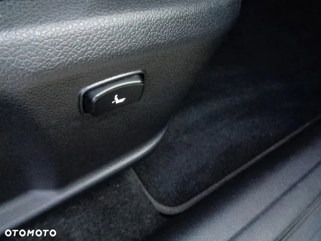 Kia Ceed 1.6 GDI ISG Dream-Team Edition - 24
