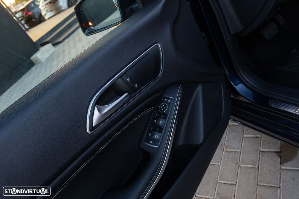 Mercedes-Benz CLA 200 d Shooting Brake Urban Aut. - 12
