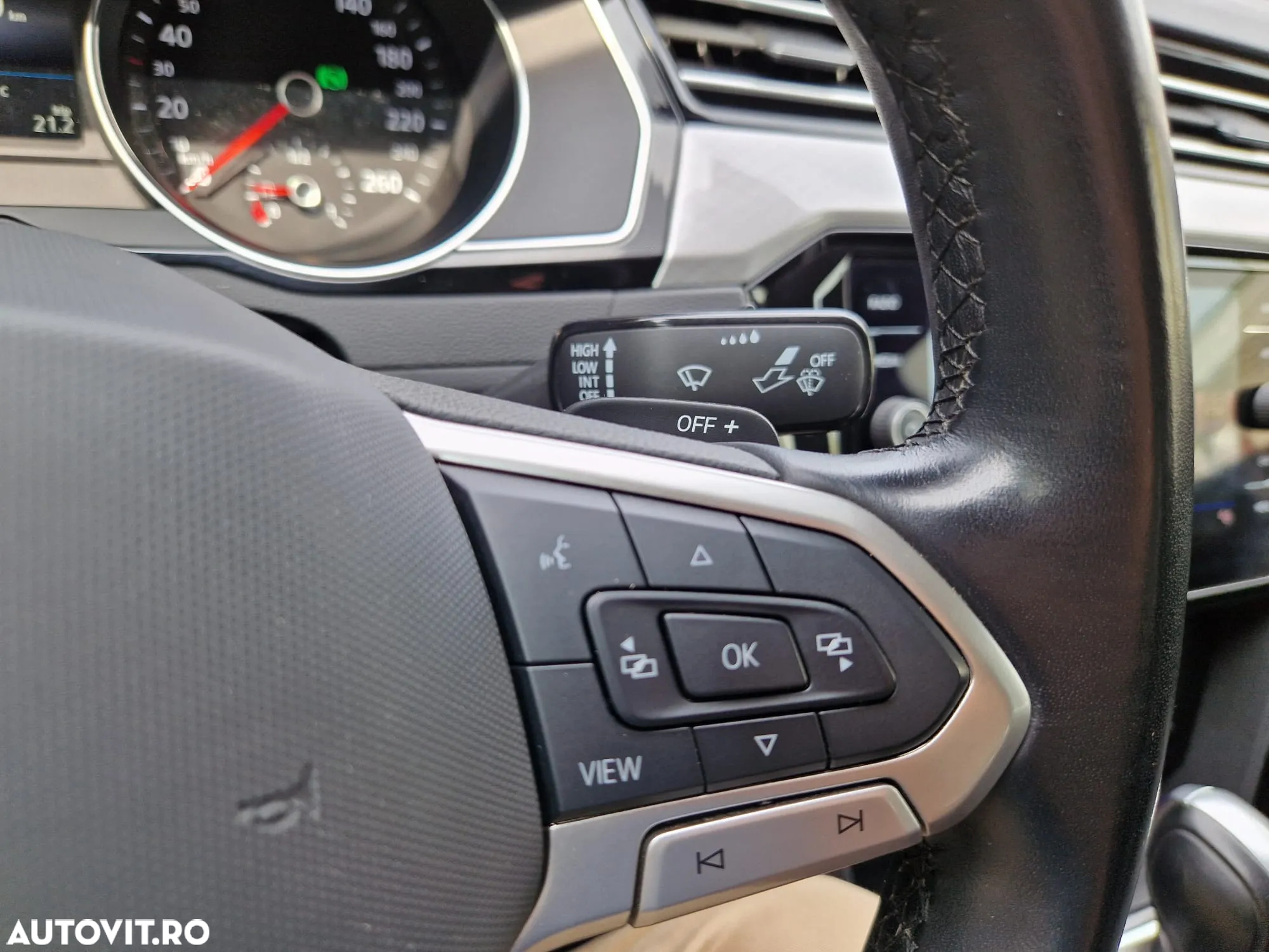 Volkswagen Passat 2.0 TDI DSG Comfortline - 13