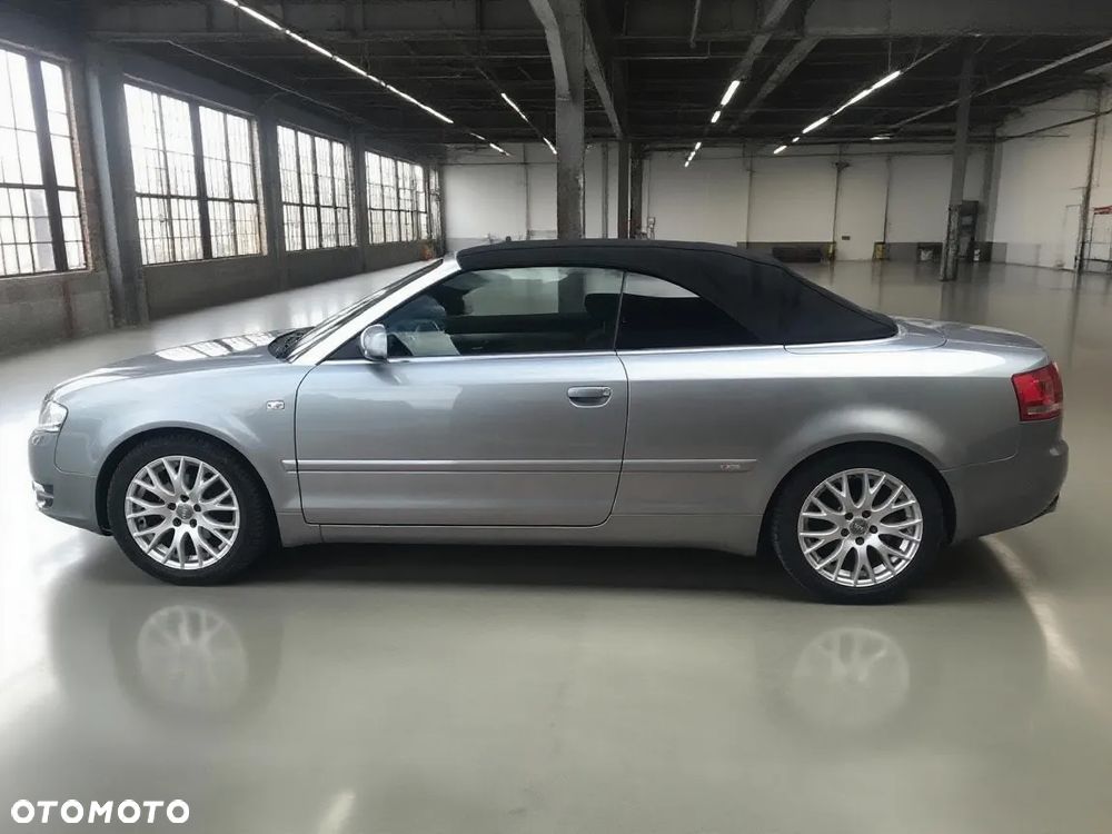 Audi A4 Cabrio 2.0 TDI DPF multitronic - 3