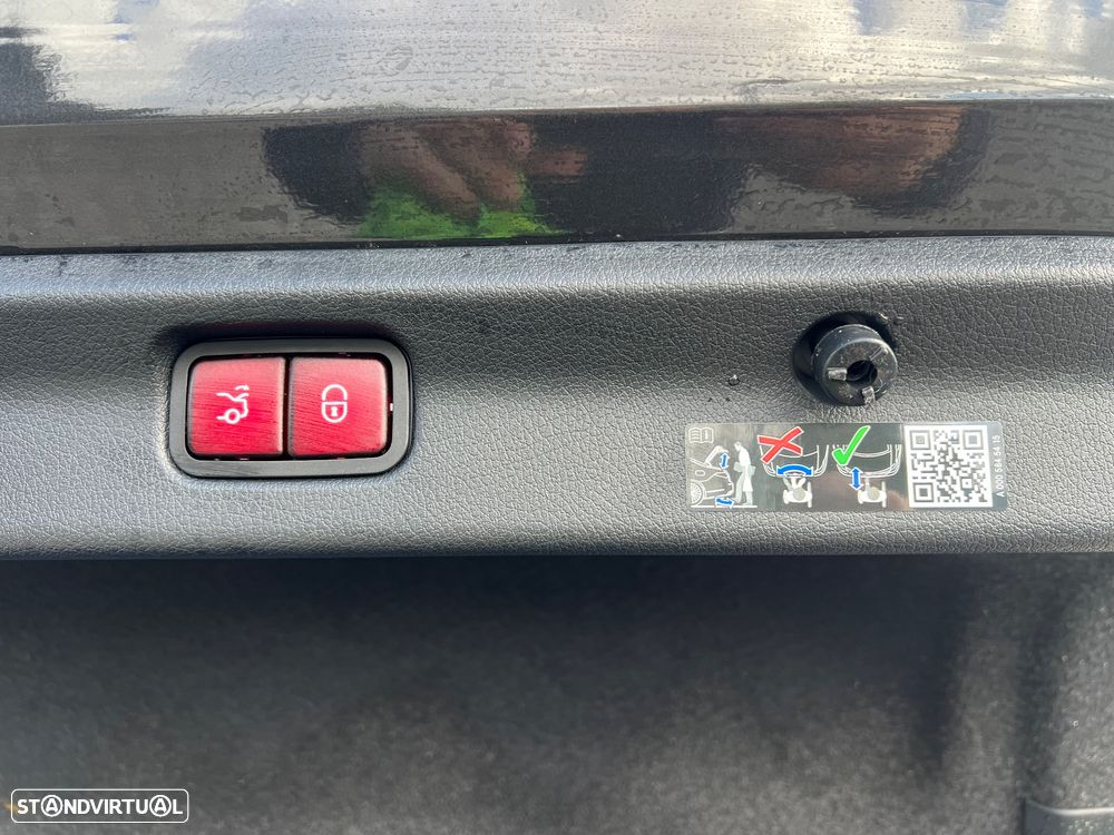 Mercedes-Benz EQE 300 Electric Art - 13