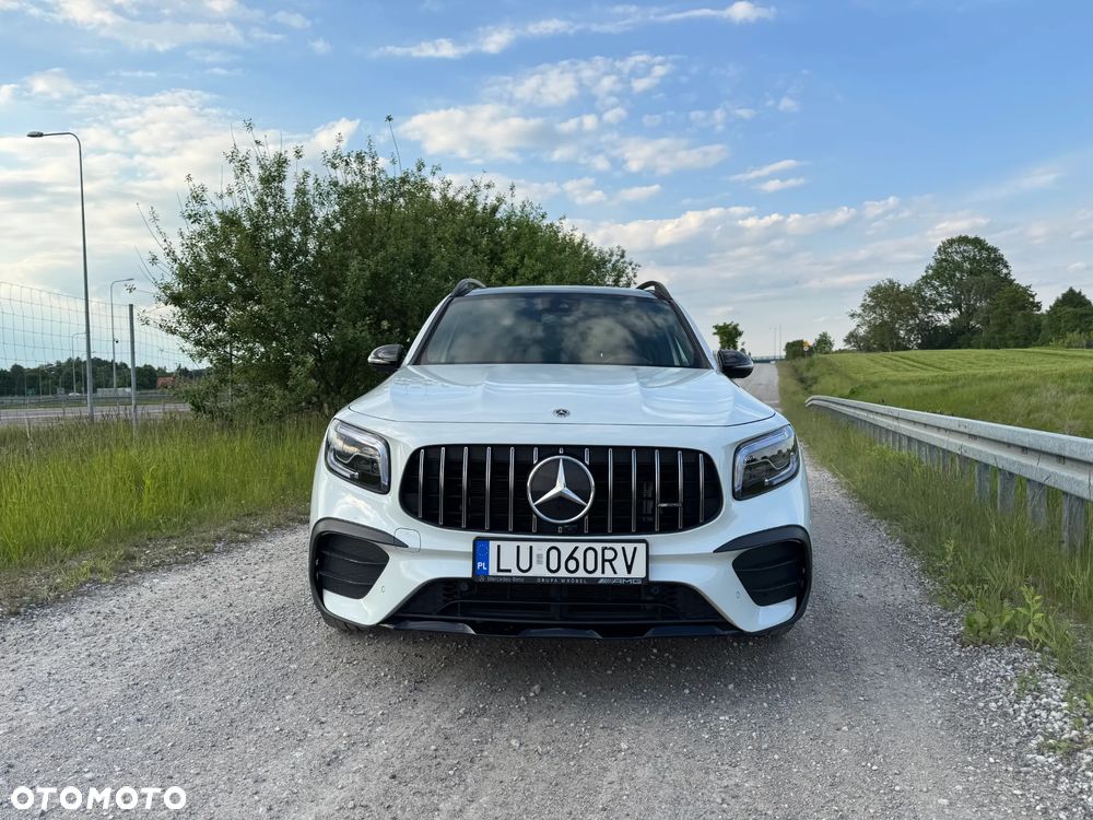 Mercedes-Benz GLB - 4