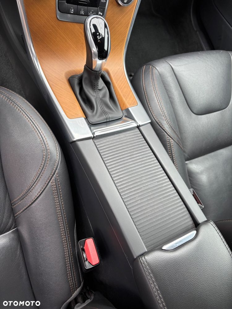 Volvo XC 60 D4 Drive-E Momentum - 18
