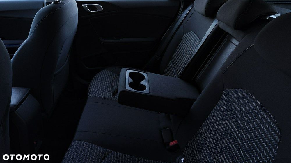 Kia Ceed - 13