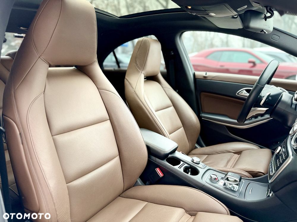 Mercedes-Benz CLA AMG 45 4-Matic - 31