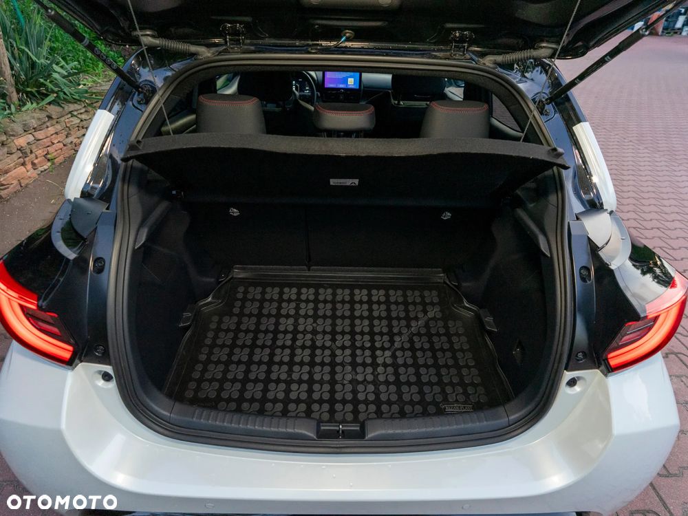 Toyota Yaris Hybrid 1.5 GR Sport - 25
