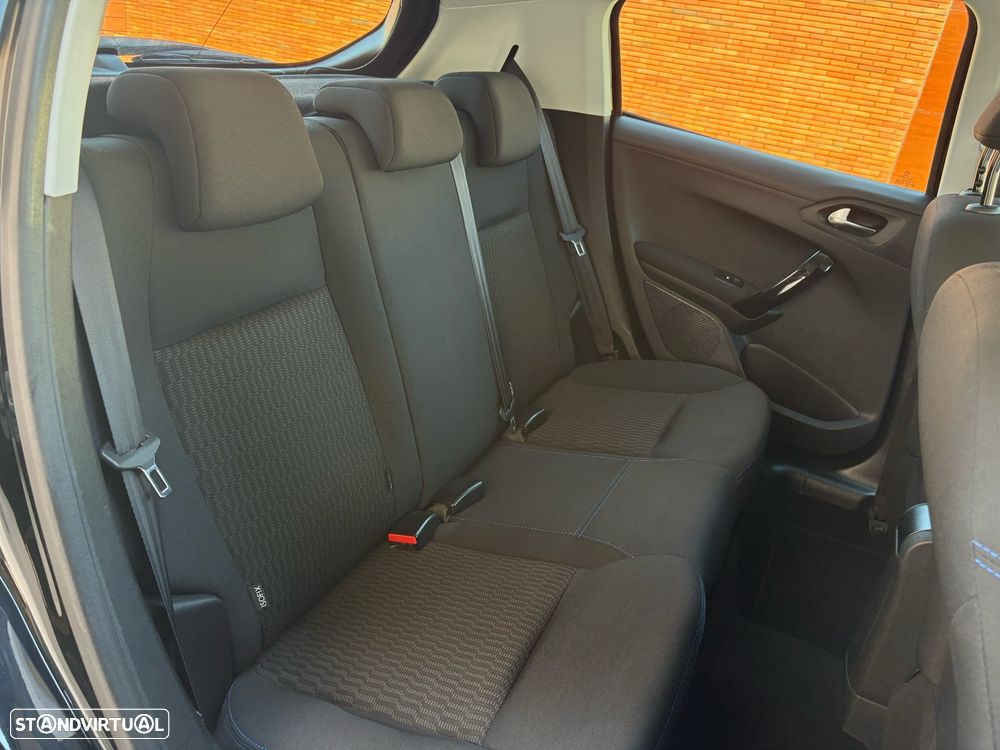 Peugeot 208 1.5 BlueHDi Signature - 24
