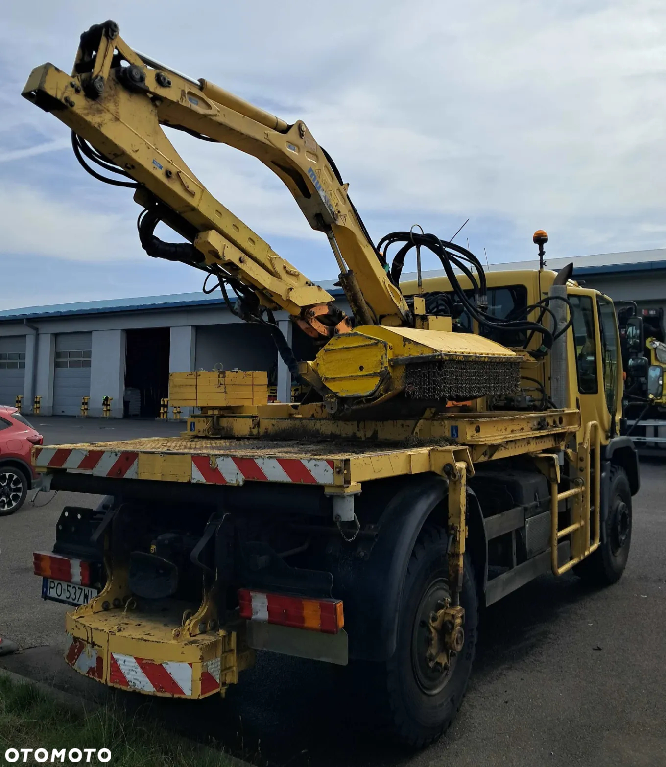 Mercedes-Benz UNIMOG - 3