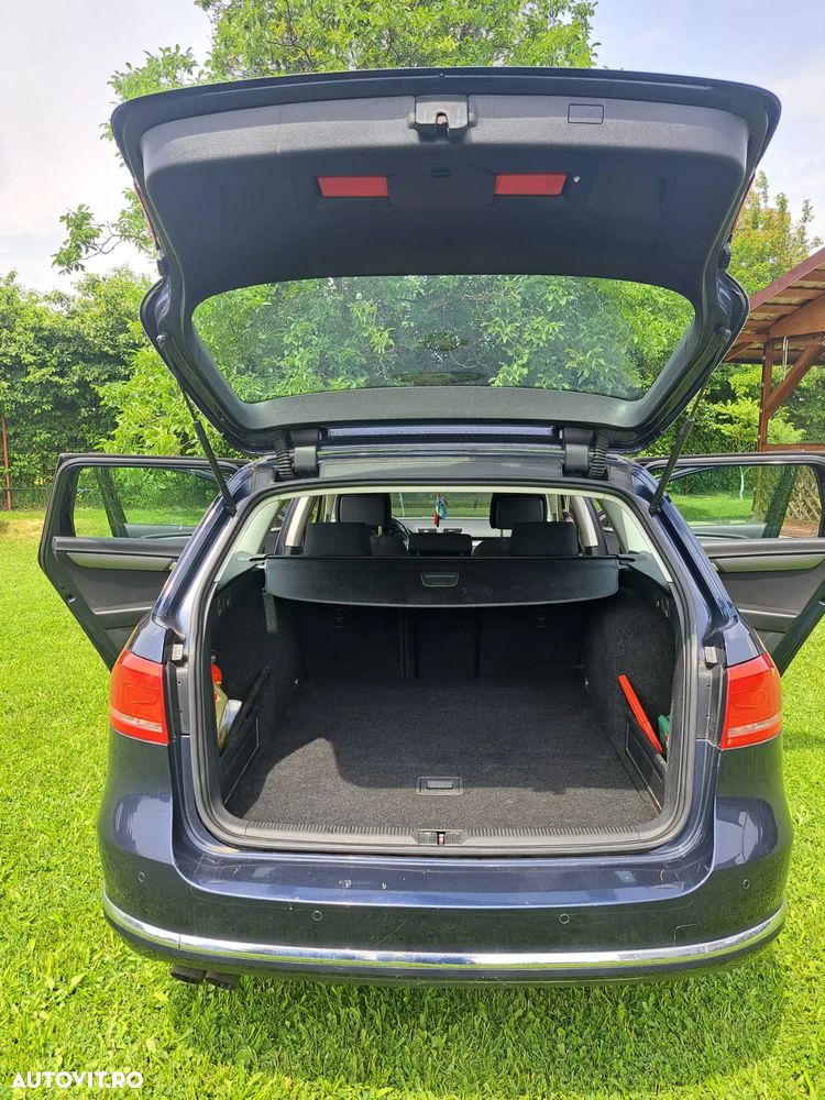 Volkswagen Passat 2.0 TDI Blue TDI DSG Highline - 9