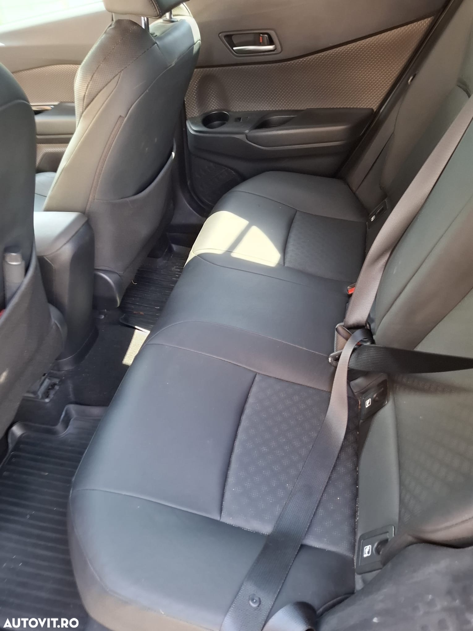 Toyota C-HR 2.0 HSD 184 CP 4x2 CVT Classy Bi-Tone - 5