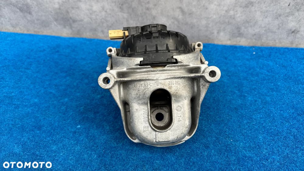 ŁAPA PODUSZKA SILNIKA PRAWA AUDI Q7 Q8 TOUAREG A6 A8 782215147917 PAK13/379WZ - 4