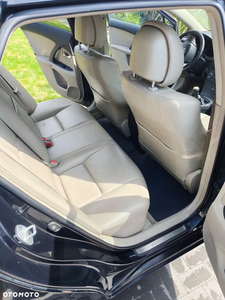 Toyota Avensis 2.2 D-4D 2010 - 9