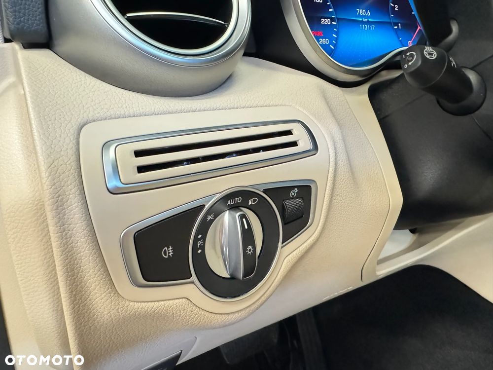 Mercedes-Benz Klasa C 400 4-Matic 7G-TRONIC - 17