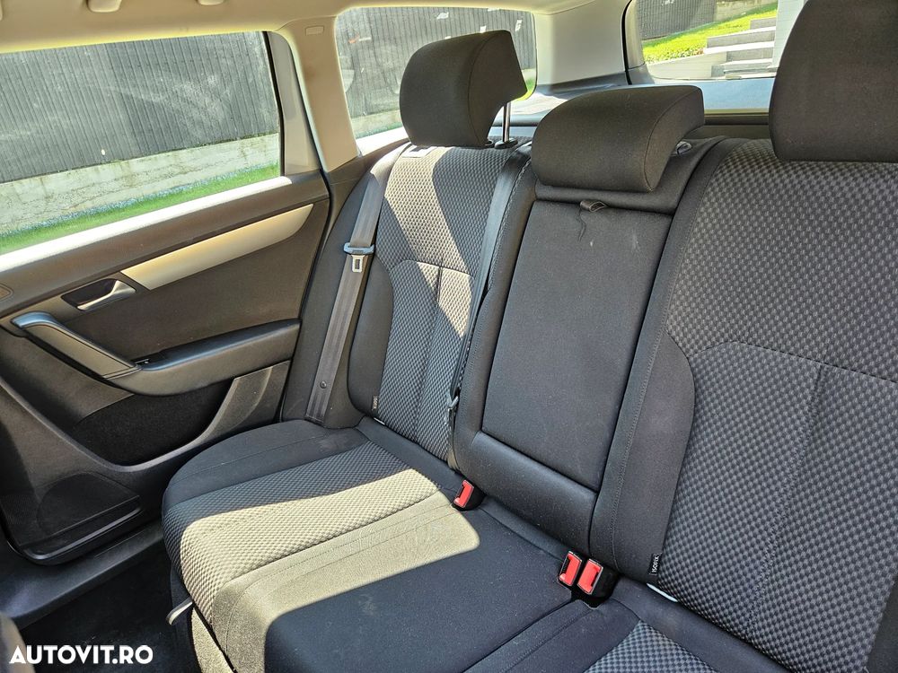 Volkswagen Passat 2.0 TDI 4Motion BlueMotion Technol. Comfortline - 8