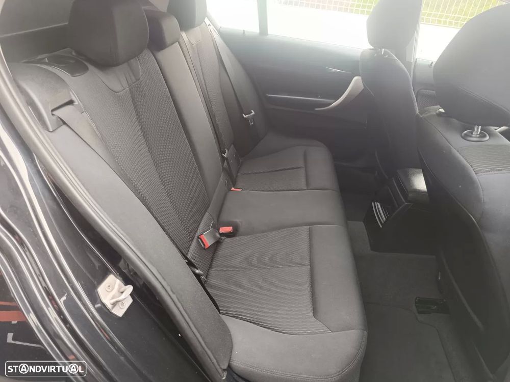 BMW 116 d Sport Line - 12