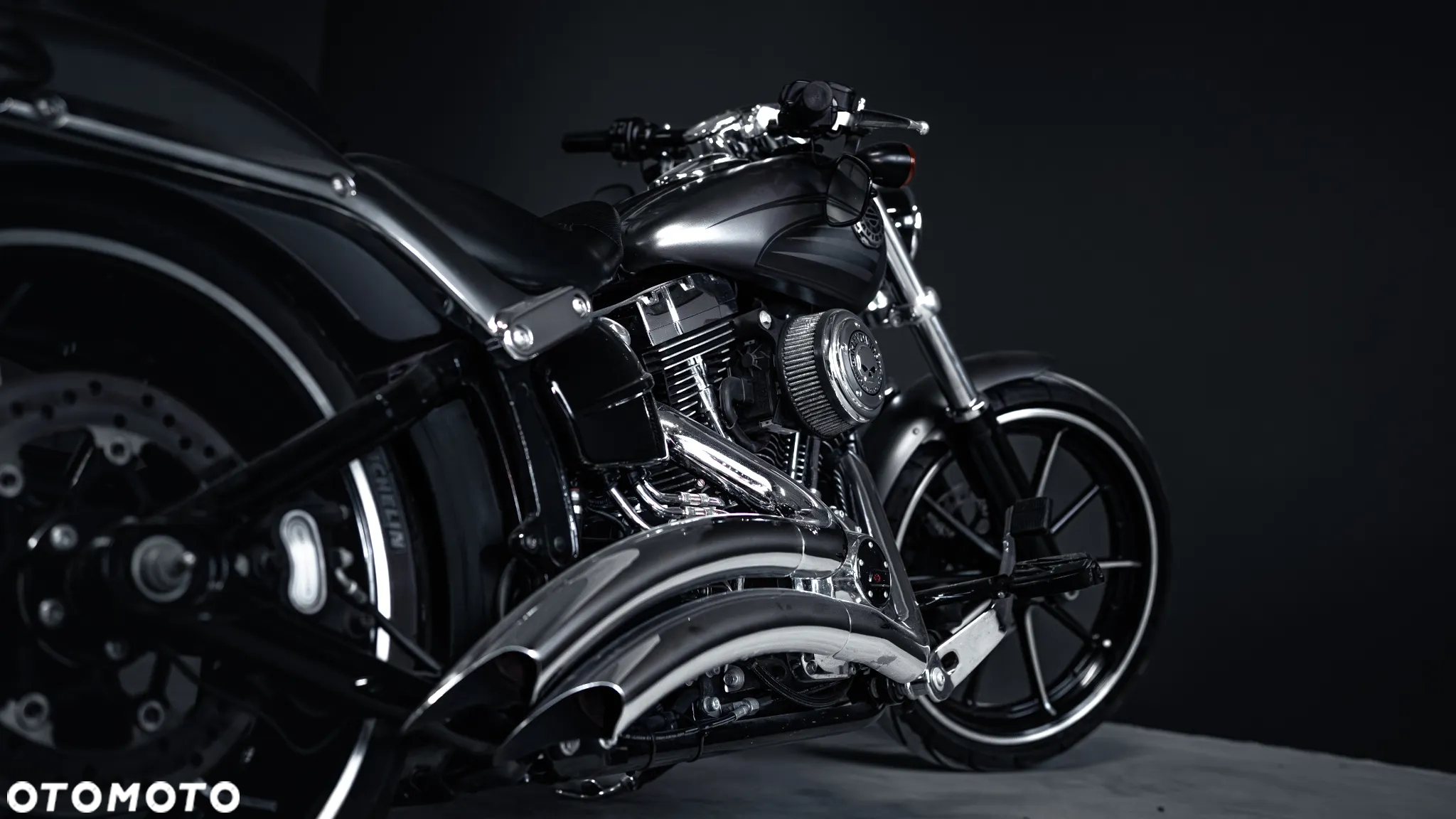 Harley-Davidson Softail Breakout - 5